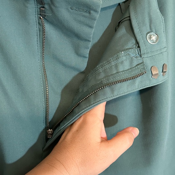 A New Day Women’s High Rise Tailored Green Shorts size 18 - Picture 7 of 10